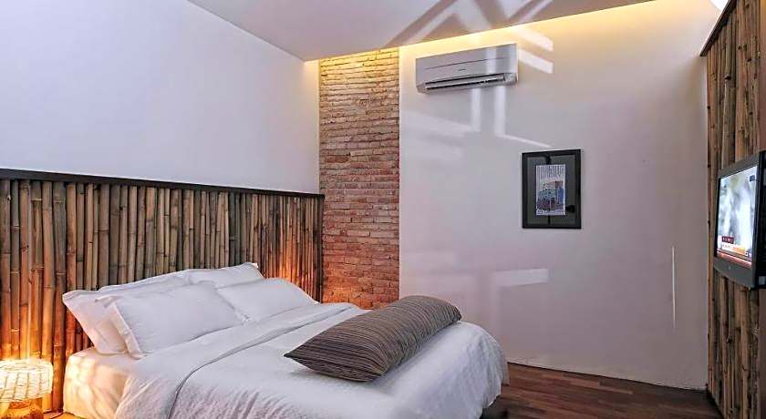 Courtyard At Heeren Boutique Hotel