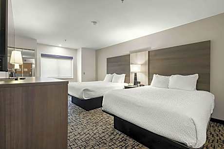 Queen Room with Two Queen Beds and Walk-In Shower - Mobility Accessible/Non-Smoking