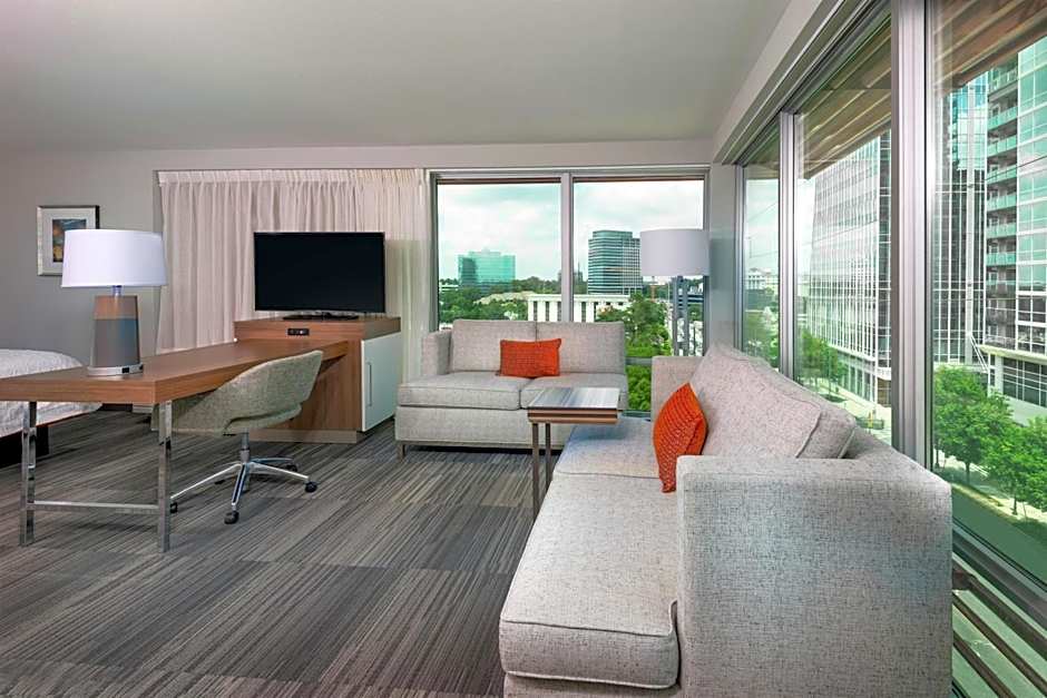 Hampton Inn & Suites Atlanta Buckhead Place