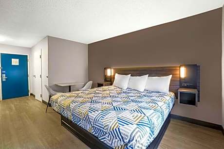 Queen Room - Non-Smoking