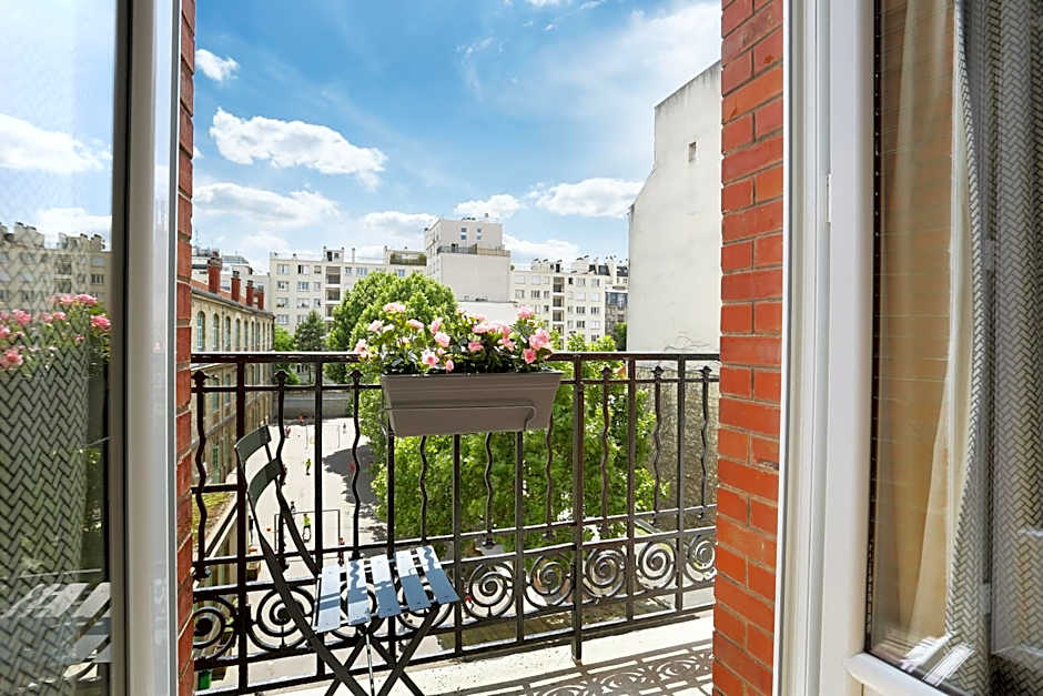 YAYS Paris Zola by Numa
