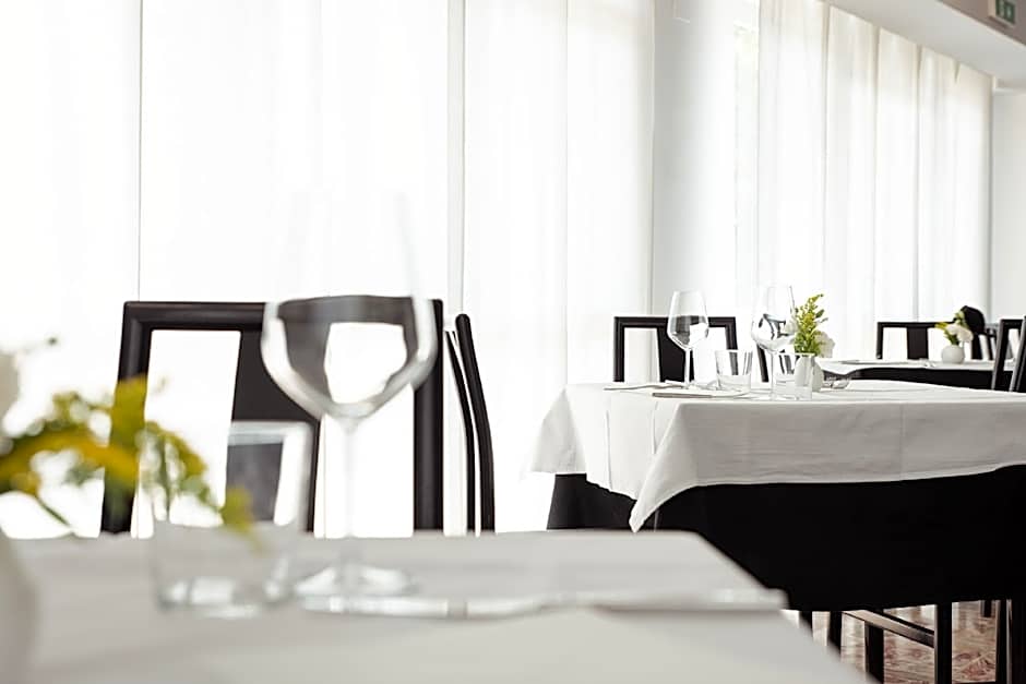 Adria Beach Hotel