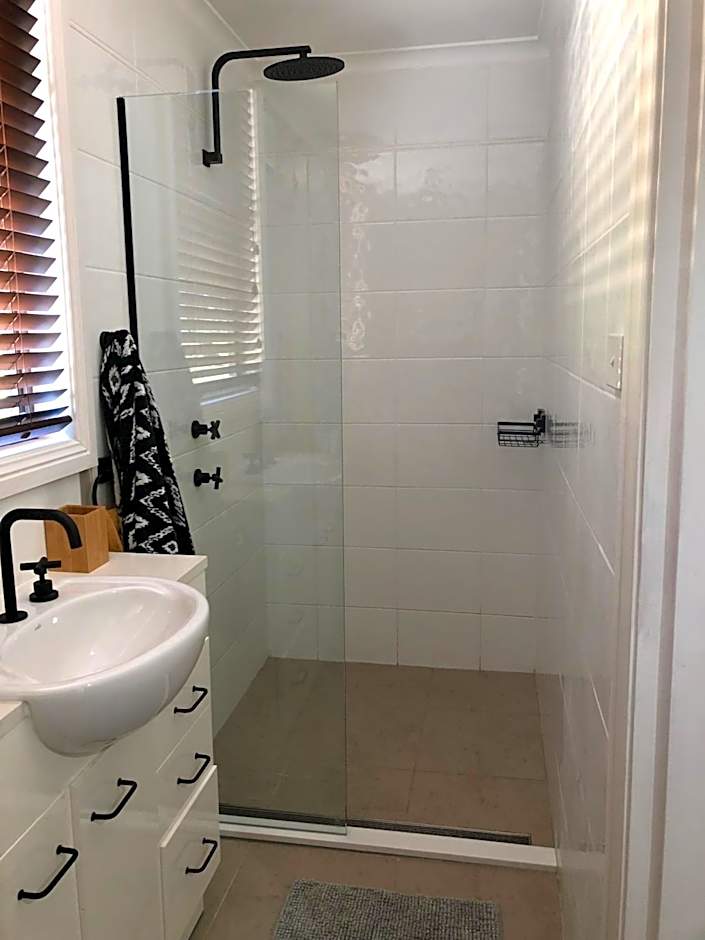 One Bedroom Cottage with Shared Pool