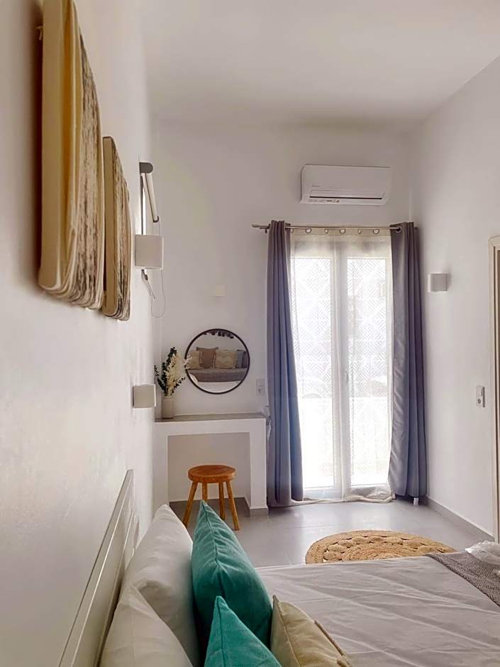 Kirki Rooms by the sea