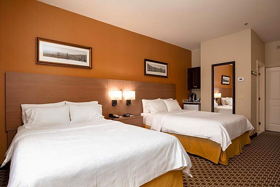 Holiday Inn Express & Suites Tremblant By IHG