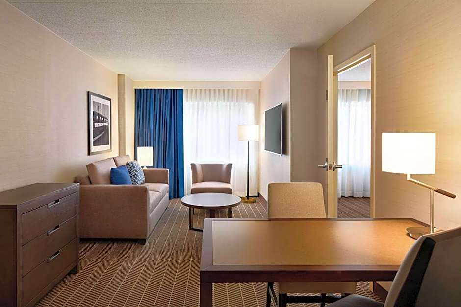 Embassy Suites By Hilton Hotel Boston At Logan Airport