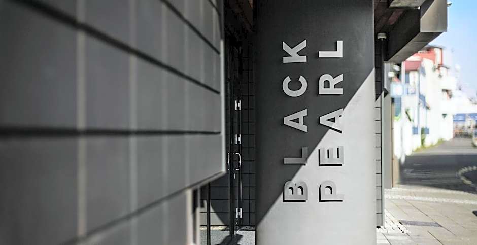 Black Pearl Apartment Hotel