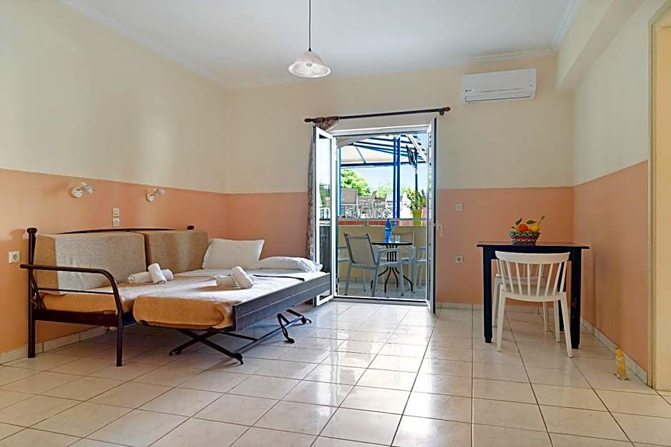 Sandy Maria studio 103