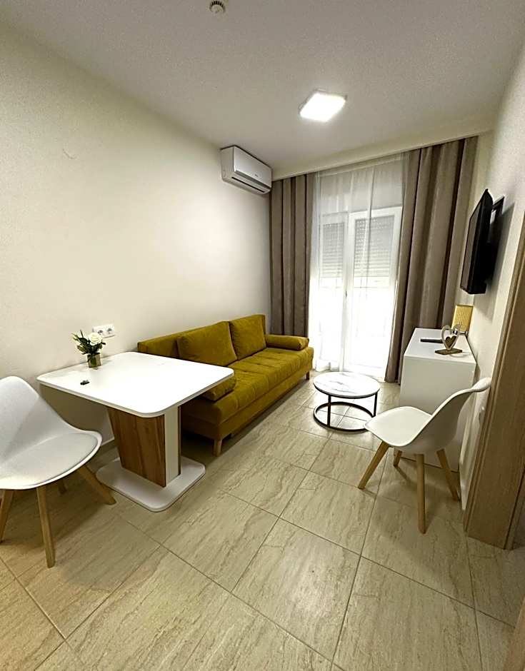 Navarino Luxe Suites