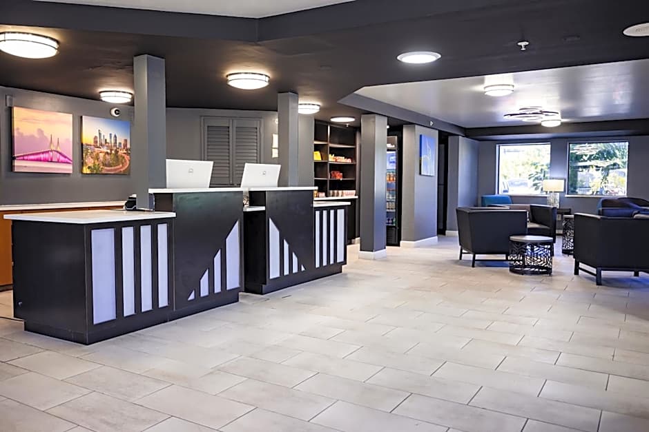 La Quinta Inn & Suites by Wyndham Tampa-Near Busch Gardens