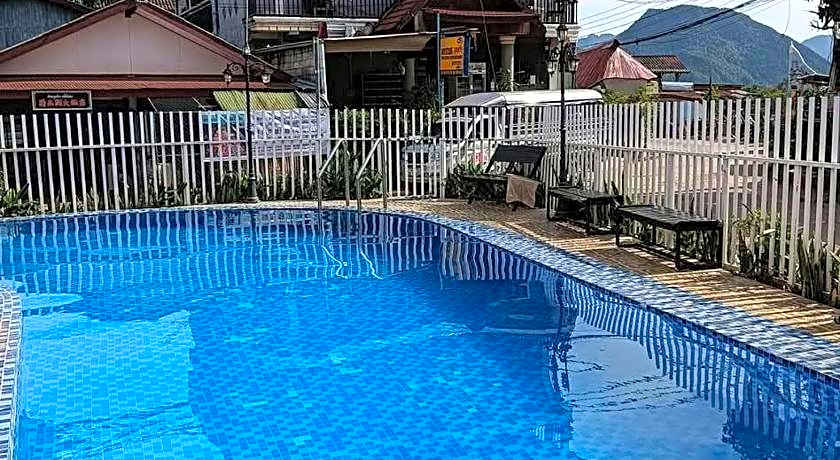 Mountain View Riverside Boutique Hotel