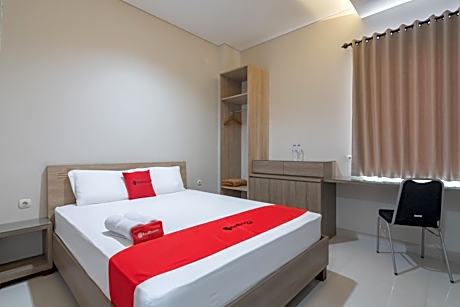 RedDoorz Plus @ Cirebon City Center