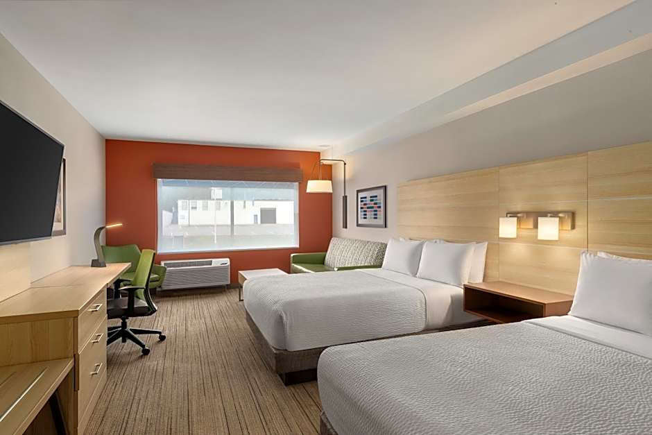 Holiday Inn Express and Suites Staunton By IHG