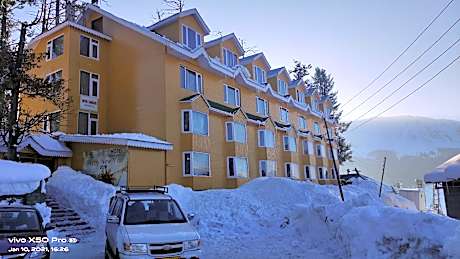 Hotel Zahgeer Continental , Gulmarg
