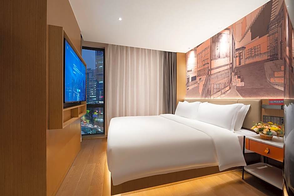 From K Huan Kai Hotel Tiyuxi Metro Station