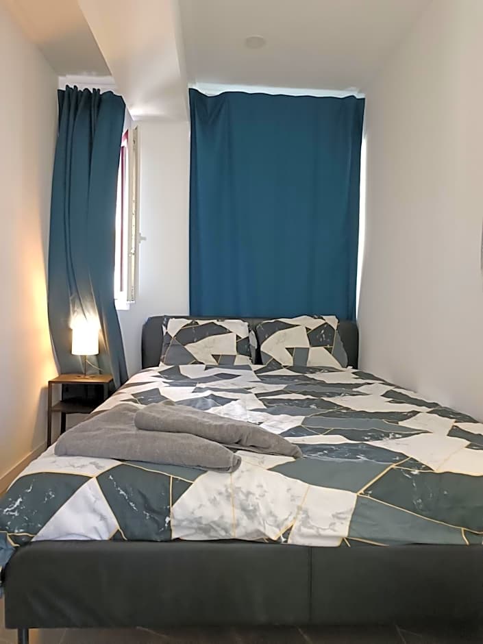 Plaza Caparica Hostel