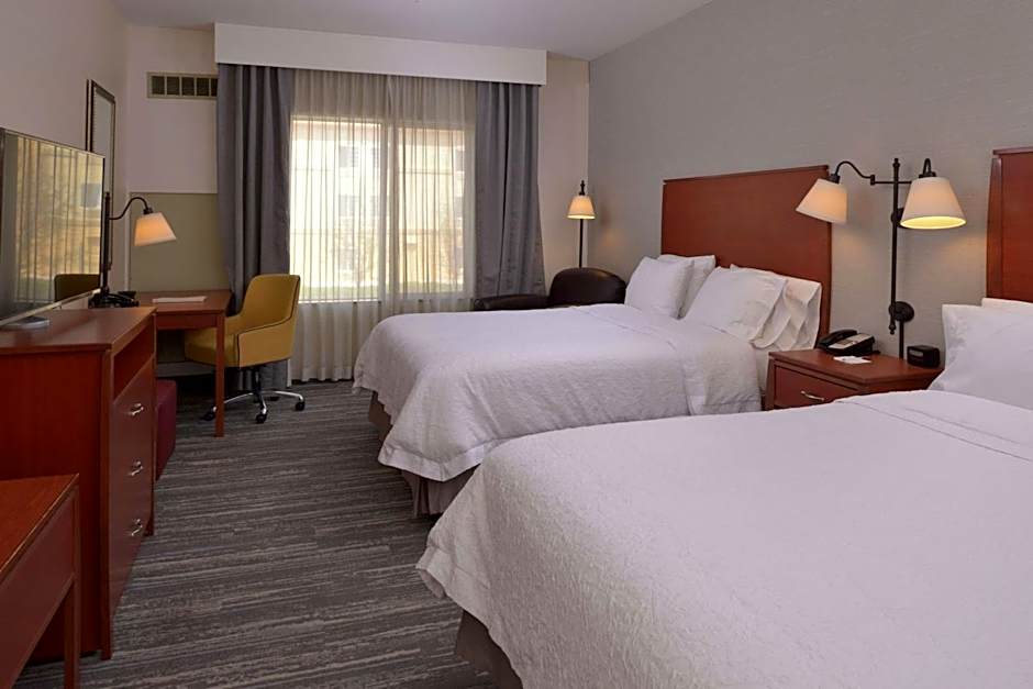 Hampton Inn By Hilton And Suites Bakersfield North-Airport