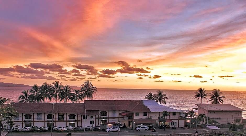 77 Sunset Plaza