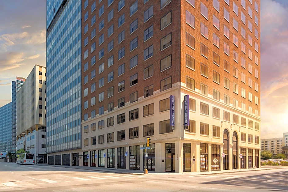 Hampton Inn By Hilton & Suites Dallas Downtown