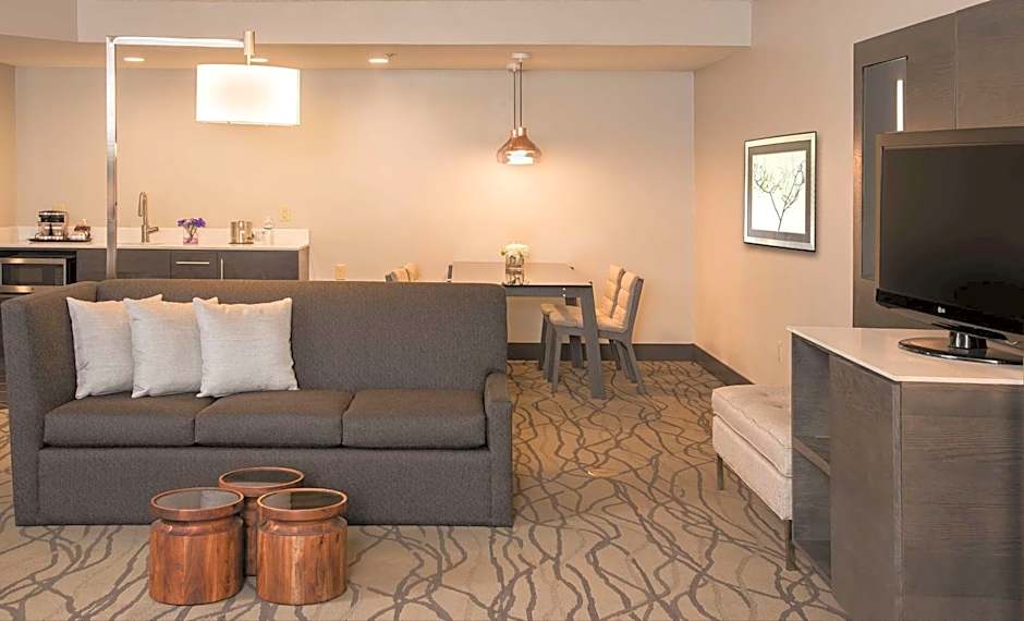 DoubleTree by Hilton Racine Harbourwalk