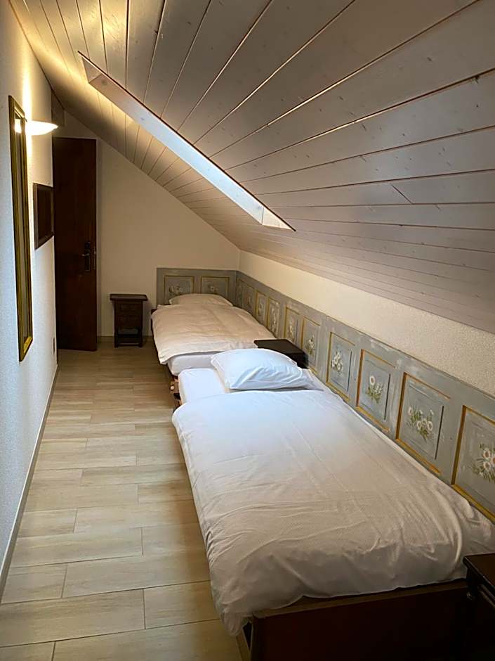 Zdjęcie 1 z 4 — Quadruple Room