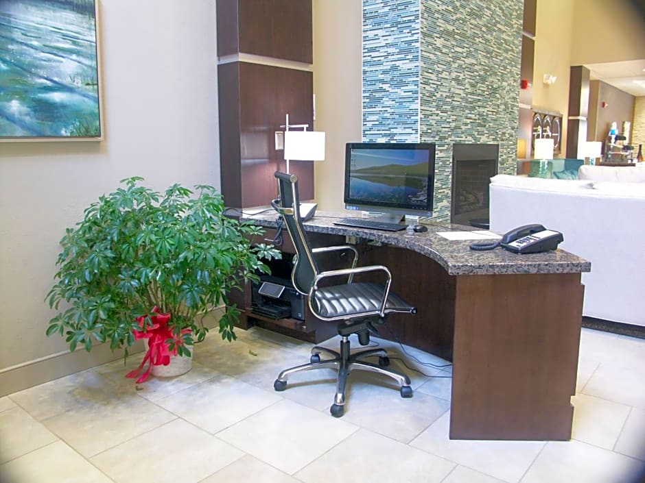 Holiday Inn Express & Suites - Cleveland Northwest, an IHG Hotel