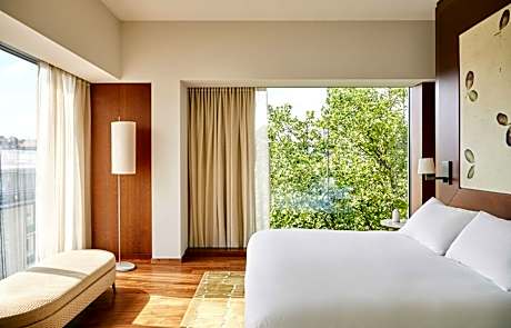 Two-Bedroom Corner Suite