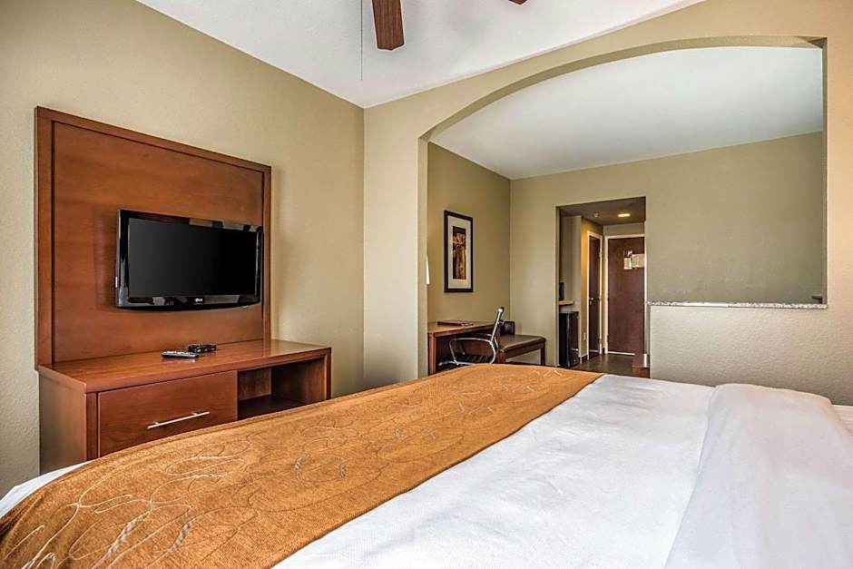 Comfort Suites Near Texas State University