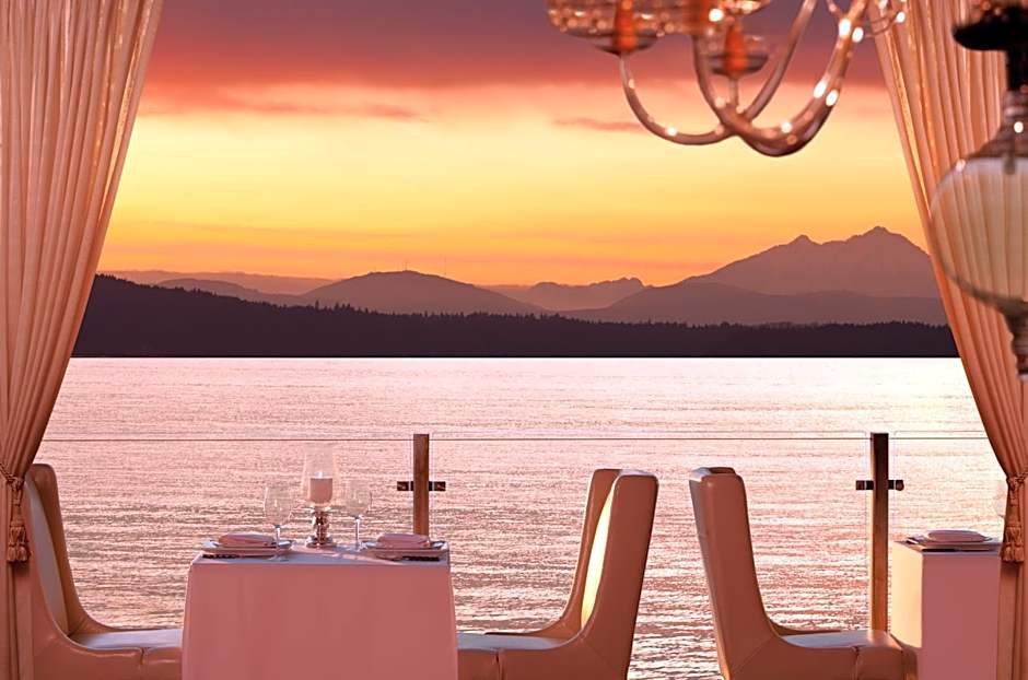 The Edgewater, A Noble House Hotel