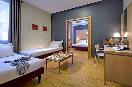 Family Room (2 Adults + 2 Children)