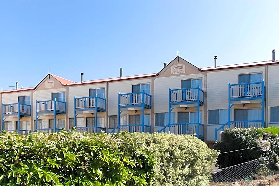 Amoshouse & Swansea Ocean Villas