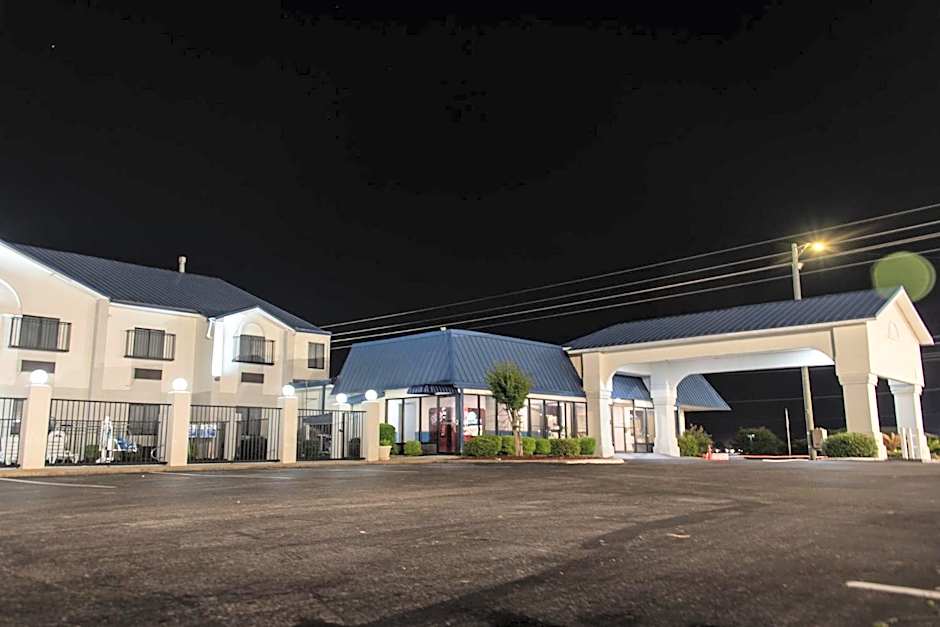 Days Inn by Wyndham Troy