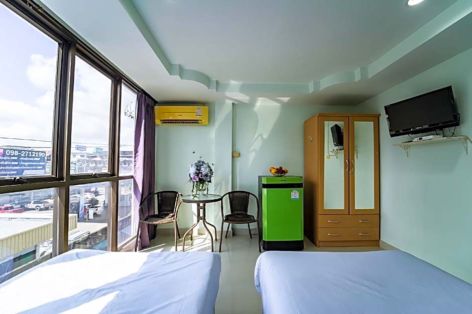 OYO 75377 Check In House