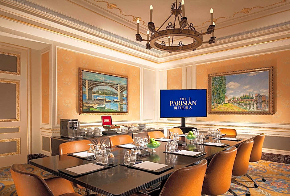 The Parisian Macao