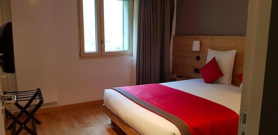 AUBERGE DES GLIERES Plateau des Glières