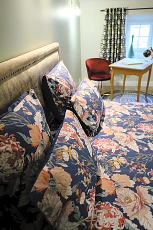 La maison du sculpteur à Tiffauges proche Puy du F