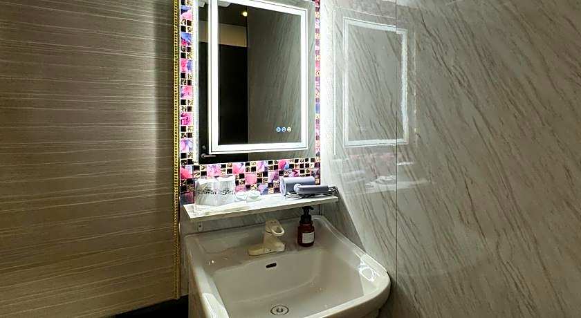 Hotel Amethyst