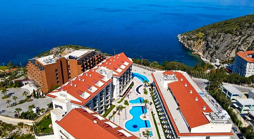 Ramada Hotel & Suites by Wyndham Kusadasi