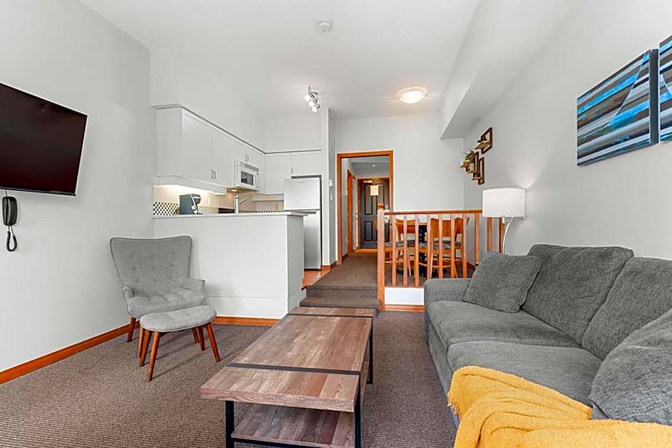 Alpenglow Lodge Family & Work Retreat by MVA