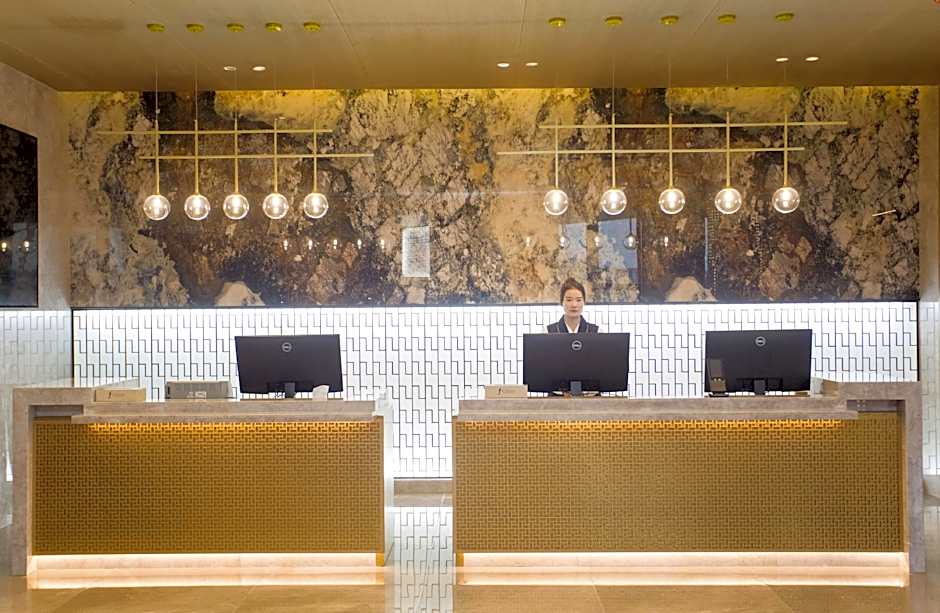 Fuji International Hotel Zhangbei Qingming Street