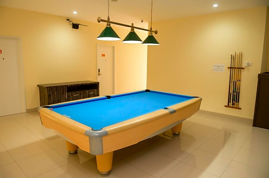 Vaccinated Staff - OYO 149 Alpha Kostel Syariah