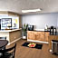 Super 8 by Wyndham Blackwell