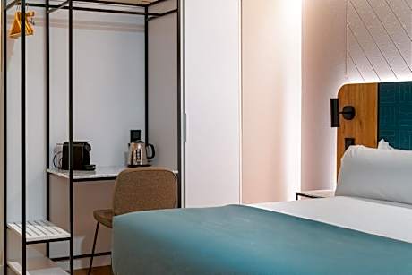 Comfort Queen Room