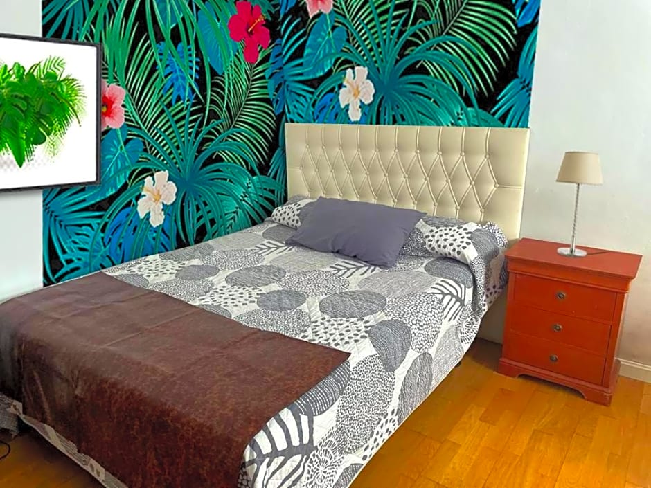 GRAN VIA VALVERDE Apartaments & ROOMS PARKING