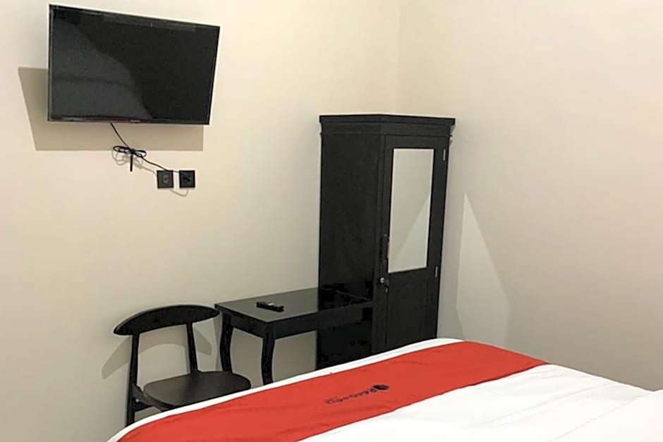 RedDoorz Syariah near Kawasan Simpang Lima Pati