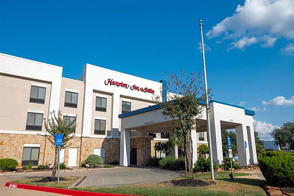 Photo 1 of 50 of Hampton Inn & Suites College Station/US 6-East Bypass