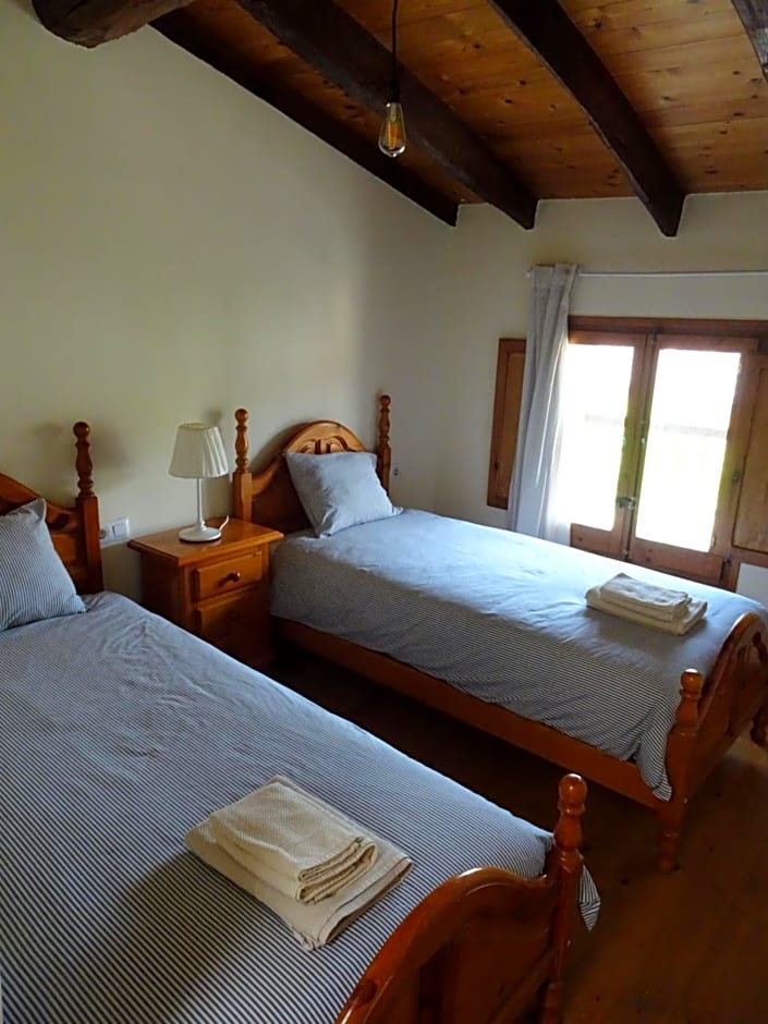 Les Magranes Bed & Breakfast
