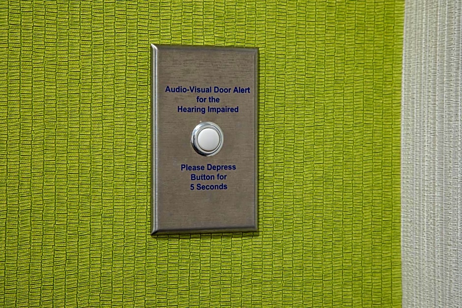 Holiday Inn Express & Suites Woodside LaGuardia Airport By IHG