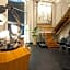 Square Small Luxury Hotel