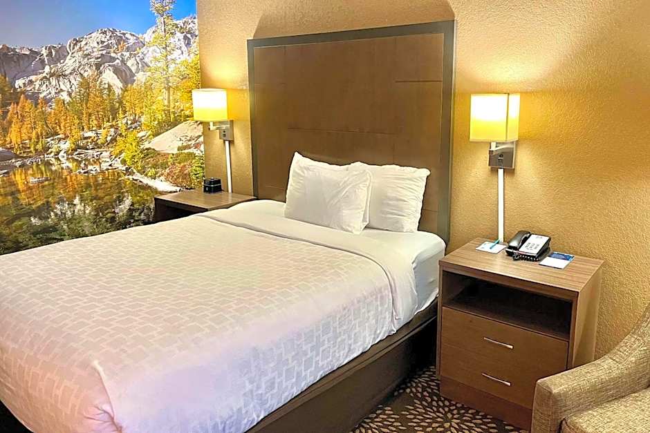 Clarion Pointe Wenatchee